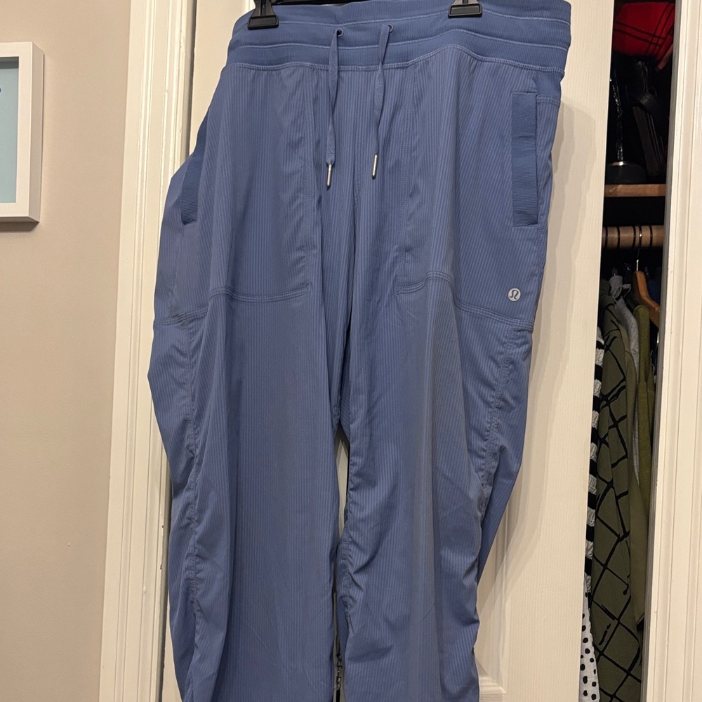 Ladies Lululemon Blue Athletic Pants Size 14, Waist 19” and Inseam 30”